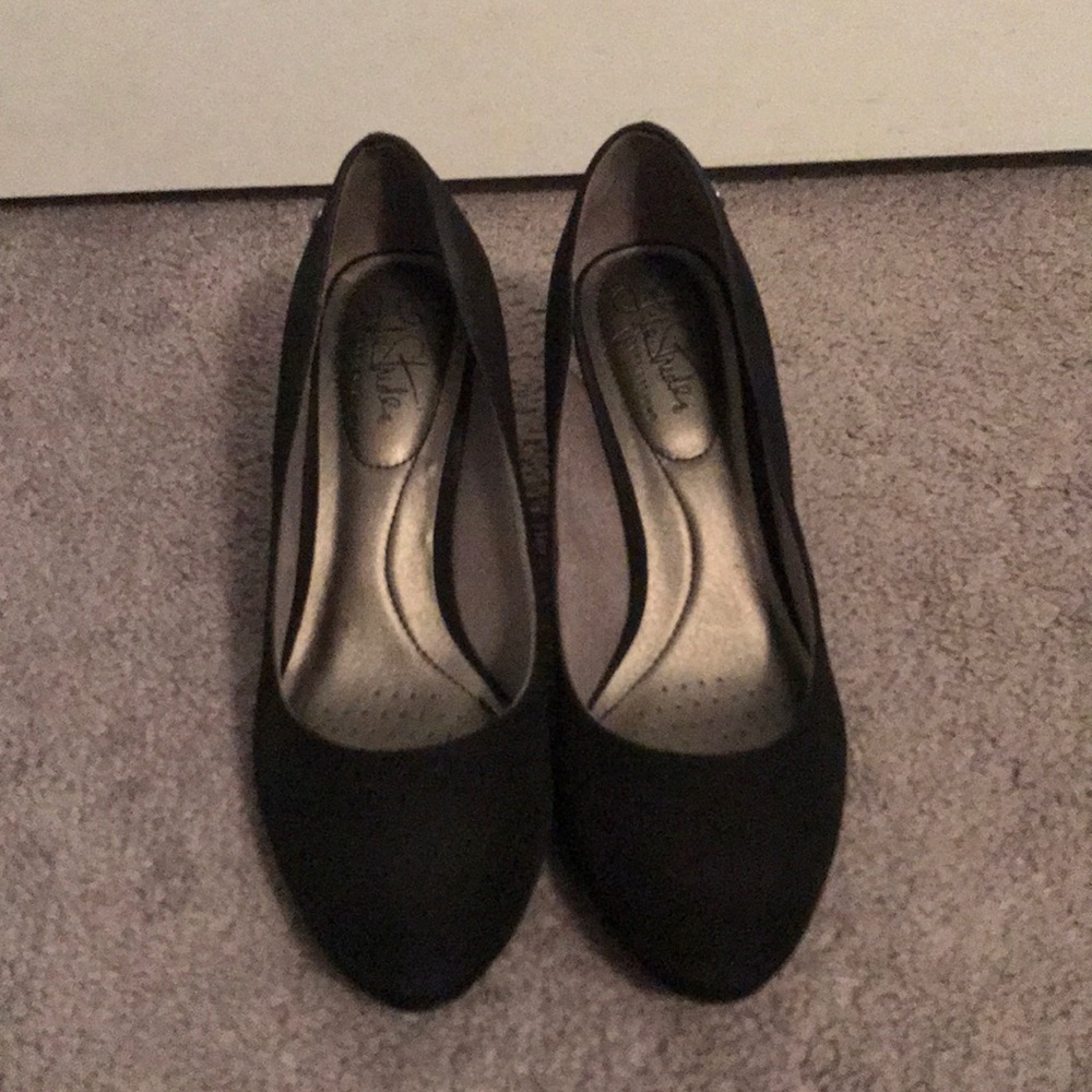 Black 1 in microfiber heels!